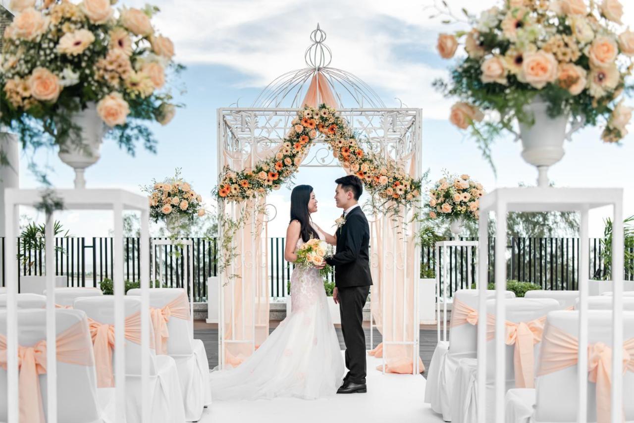 Ascott Gurney Penang Hotel George Town Exterior foto A wedding in the Philippines