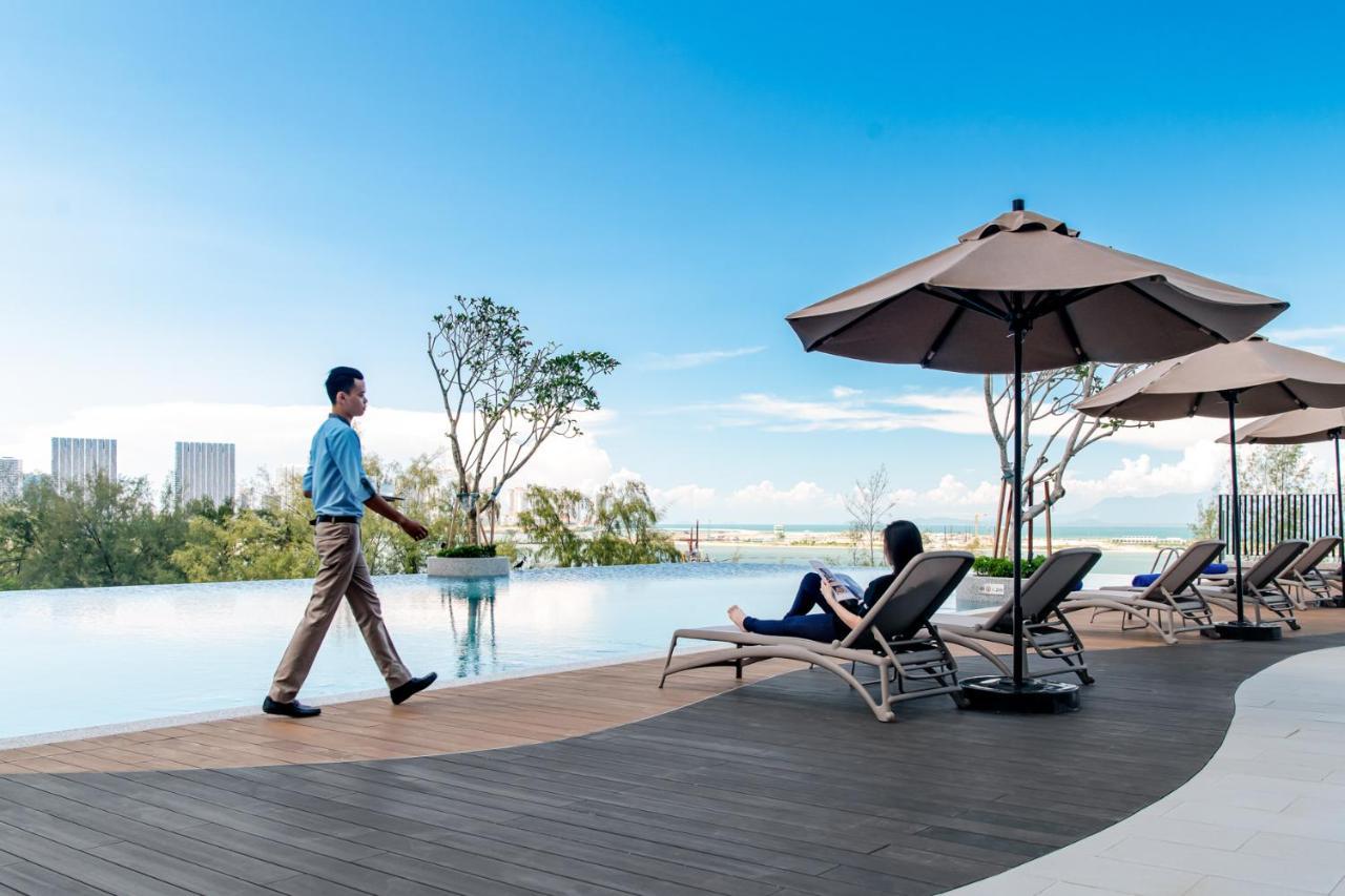 Ascott Gurney Penang Hotel George Town Exterior foto Infinity Pool